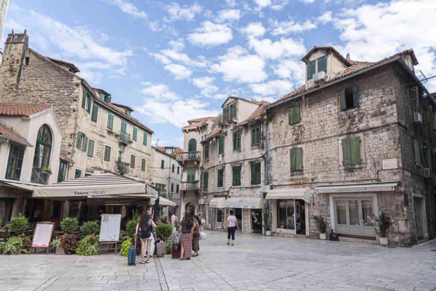 Croacia - Split 69 - plaza de la Fruta